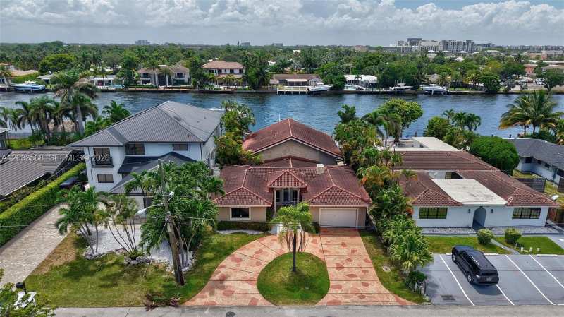 317 S Riverside Dr, Pompano Beach FL 33062