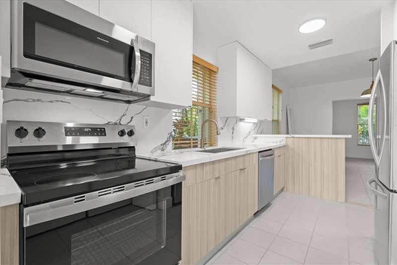 3611 SW 37th Avenue # 19, Coconut Grove FL 33133