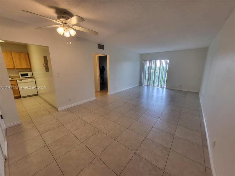 405 S Pine Island Rd # 406D, Plantation FL 33324