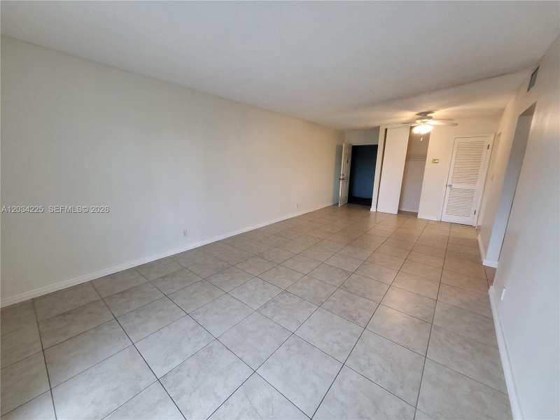 405 S Pine Island Rd # 406D, Plantation FL 33324