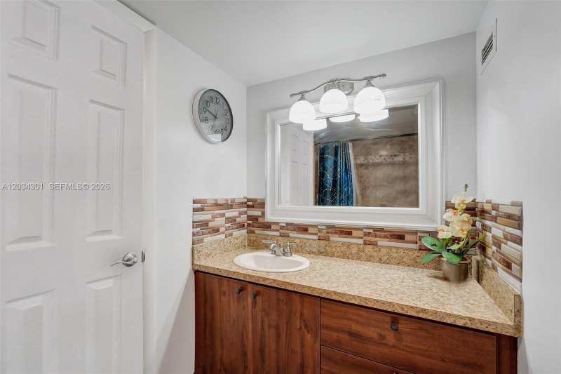 430 Golden Isles Dr # 705, Hallandale Beach FL 33009