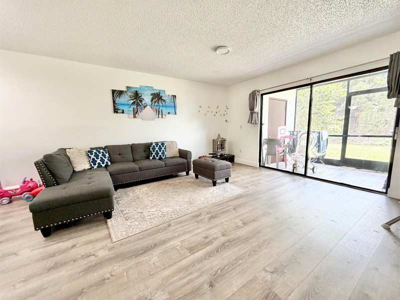 1407 E Lakeview Dr Drive E, Royal Palm Beach FL 33411