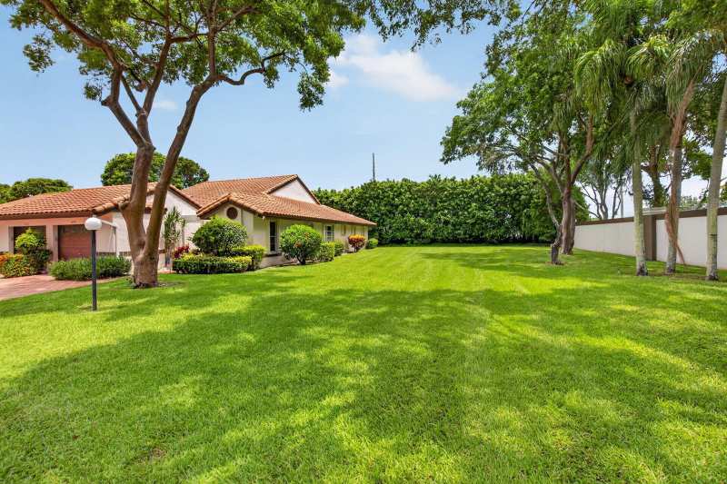 6082 Waldwick Circle, Delray Beach FL 33484