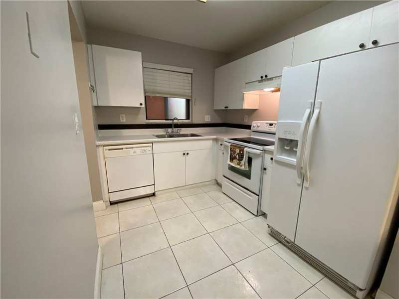 2967 Riverside Drive Unit 109, Coral Springs FL 33065