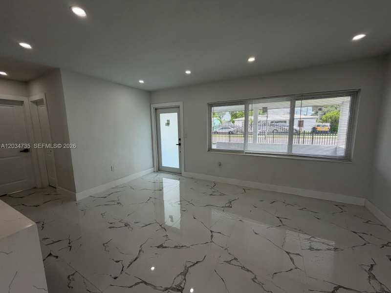 2800 NW 164th St, Miami Gardens FL 33054
