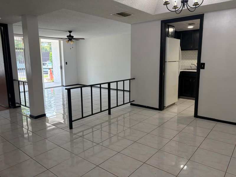 3660 Inverrary Drive # 1b, Lauderhill FL 33319