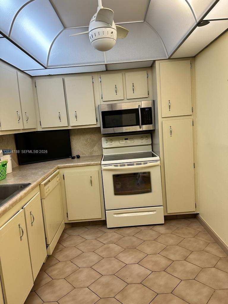 900 Saint Charles Pl # 708, Pembroke Pines FL 33026