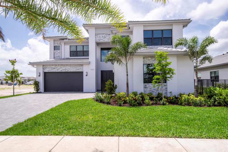 13559 Nesting Pines Way, Palm Beach Gardens FL 33412