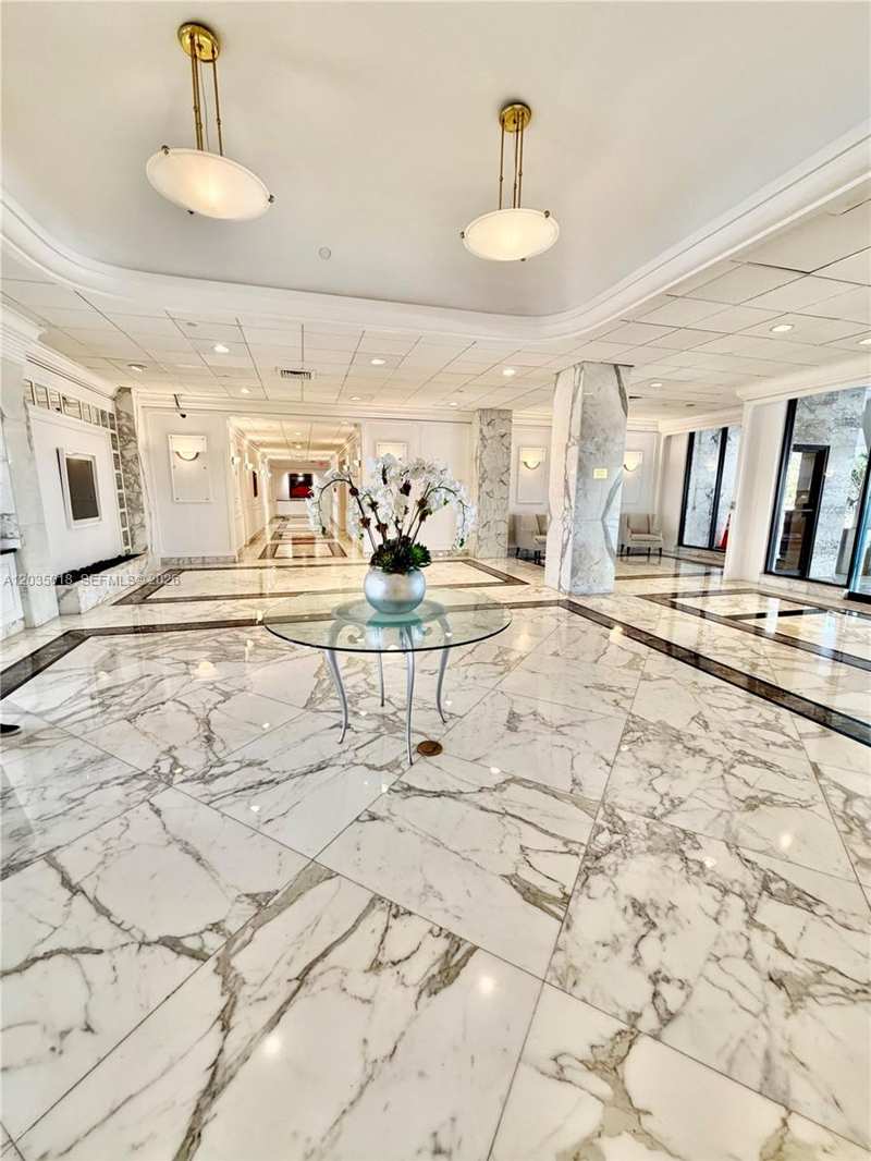 5700 Collins Ave # 14M, Miami Beach FL 33140