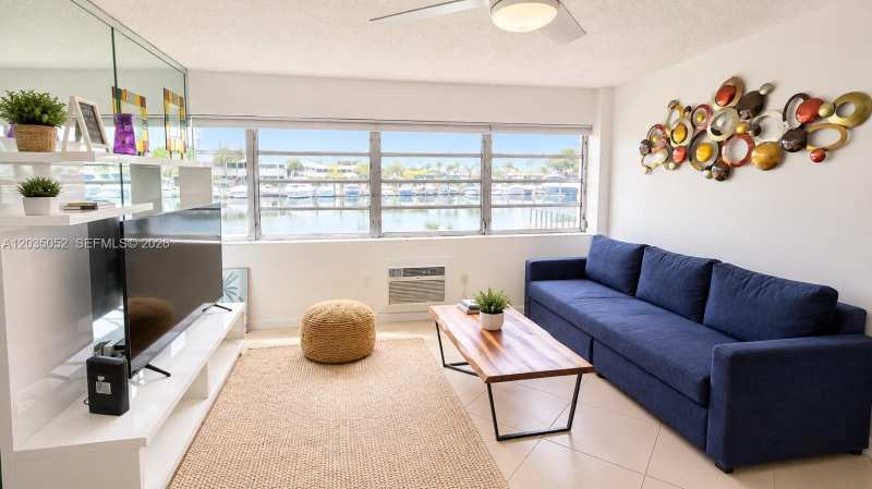 220 Kings Point Dr # 105, Sunny Isles Beach FL 33160
