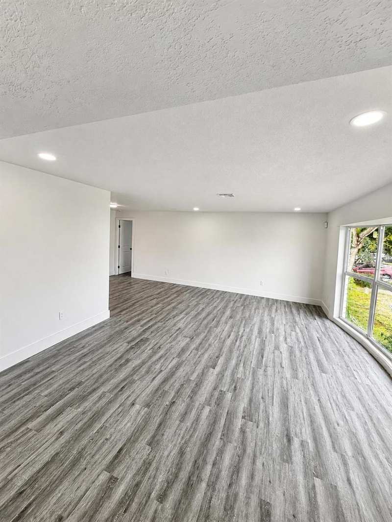 735 20th Street, West Palm Beach FL 33407