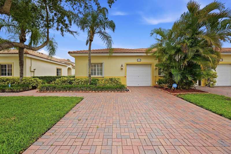 2340 Windjammer Way, West Palm Beach FL 33411