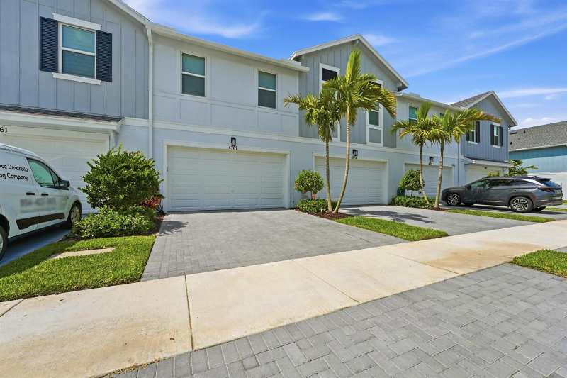 4767 N Longwood Lake Square, Westlake FL 33470