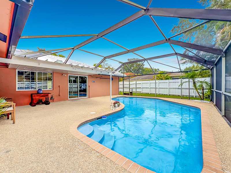 851 E Plantation Circle, Plantation FL 33324