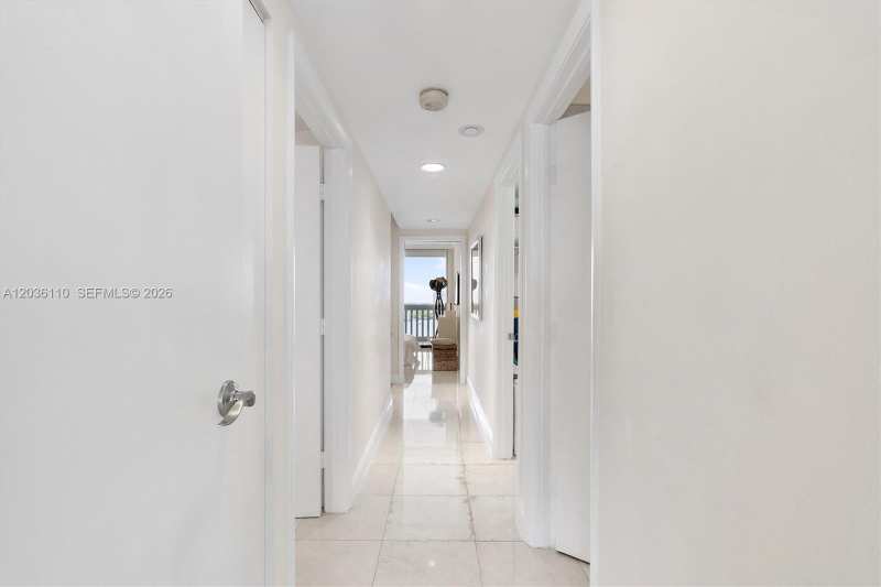 1000 W Island Blvd # 2307, Aventura FL 33160