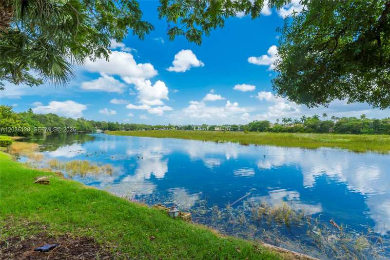 13092 NW 8th St, Pembroke Pines FL 33028