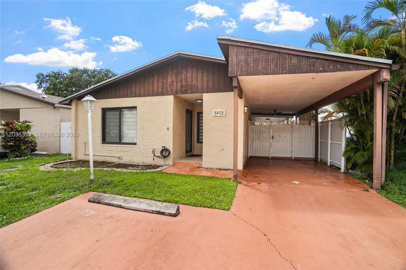 5412 NW 193rd Ln, Miami Gardens FL 33055