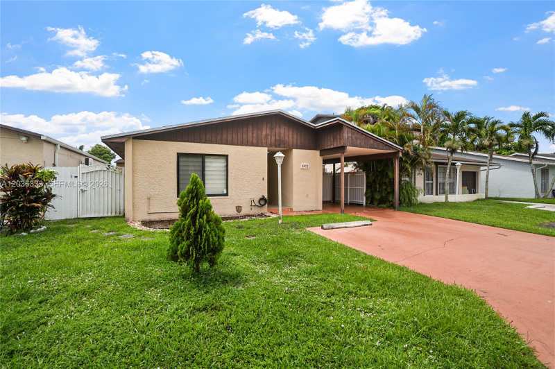 5412 NW 193rd Ln, Miami Gardens FL 33055