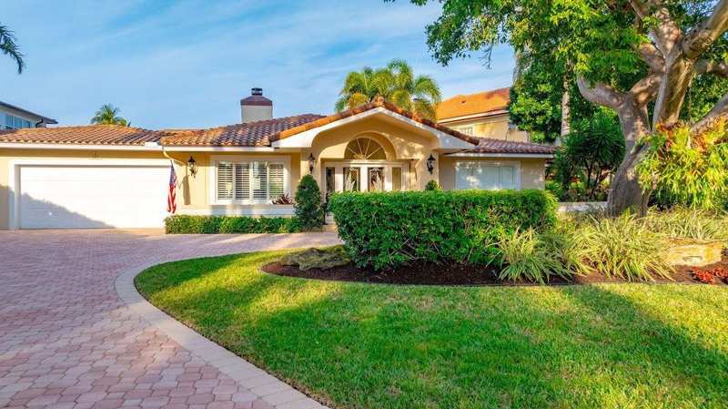 2317 NE 28th Court, Lighthouse Point FL 33064