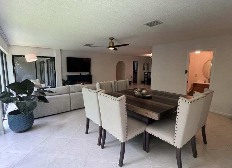 1639 Embassy Drive # 202, West Palm Beach FL 33401