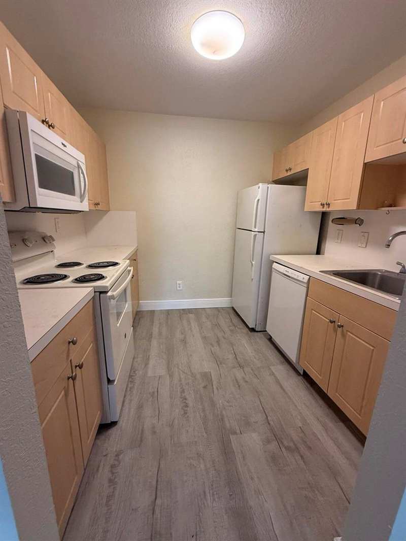 760 SE 2nd Avenue # D112, Deerfield Beach FL 33441
