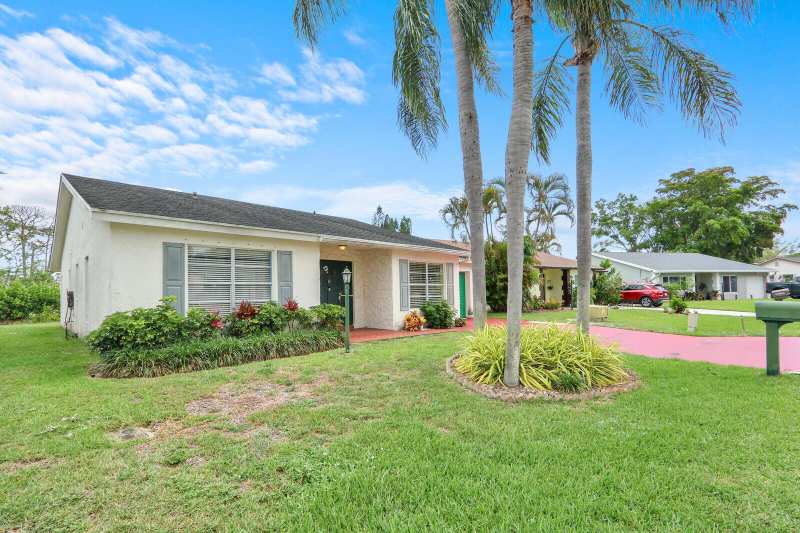 7156 Pine Bluff Drive, Lake Worth FL 33467
