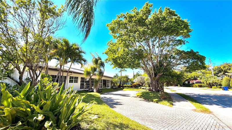 2409 Bayview Dr, Fort Lauderdale FL 33305