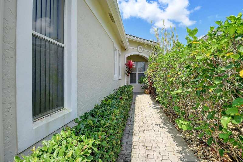 7725 Rockford Road, Boynton Beach FL 33472