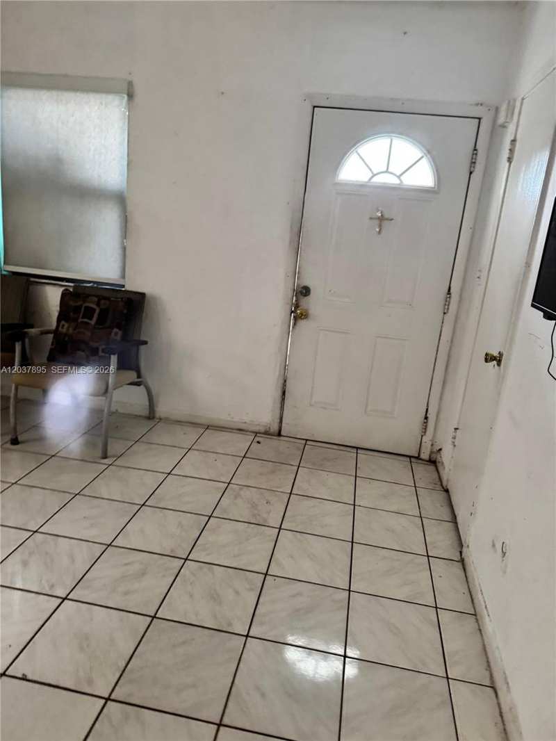 950 NE 160th St, North Miami Beach FL 33162