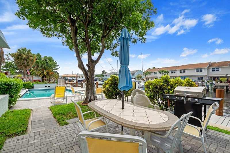 2400 NE 16th Street NE # 104, Pompano Beach FL 33062