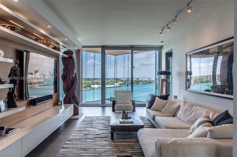 300 S Pointe Dr # 1502, Miami Beach FL 33139
