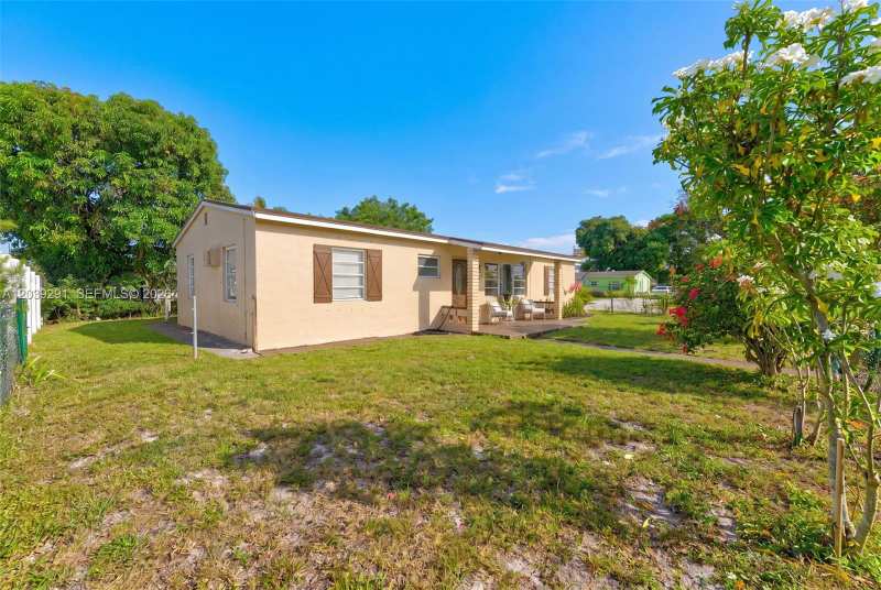 15535 NW 27th Pl, Miami Gardens FL 33054