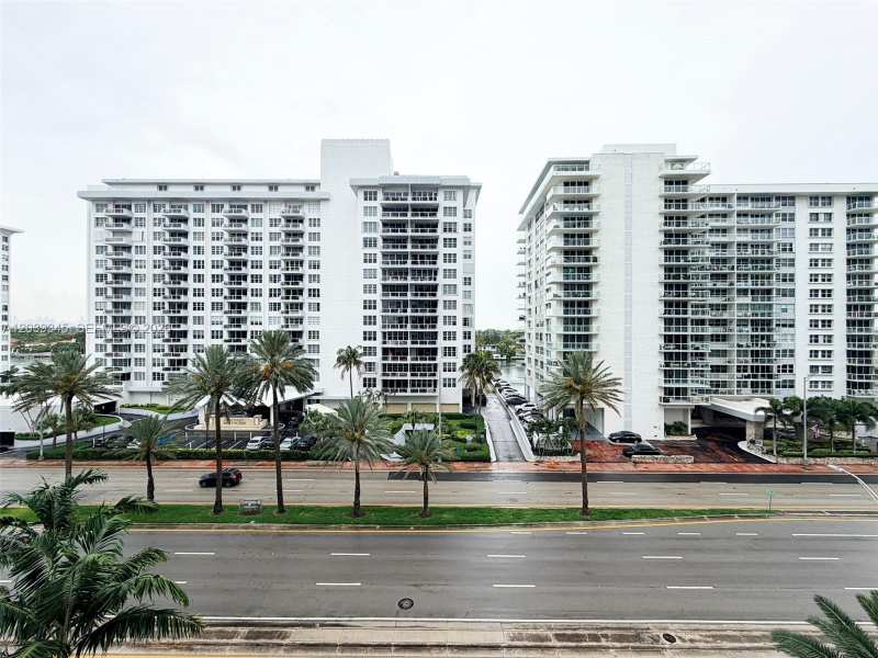 5757 Collins Ave # 702, Miami Beach FL 33140