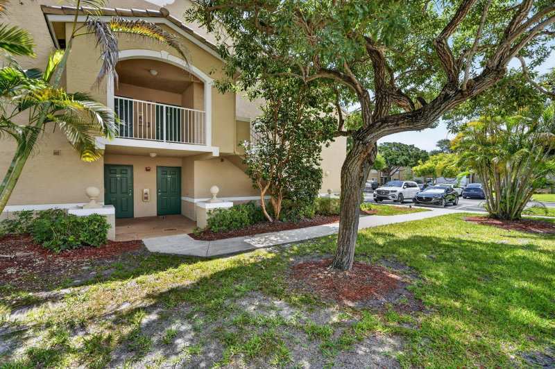 236 Village Boulevard # 1202, Tequesta FL 33469