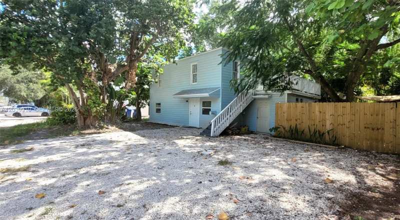 104 NE 5th St, Fort Lauderdale FL 33301