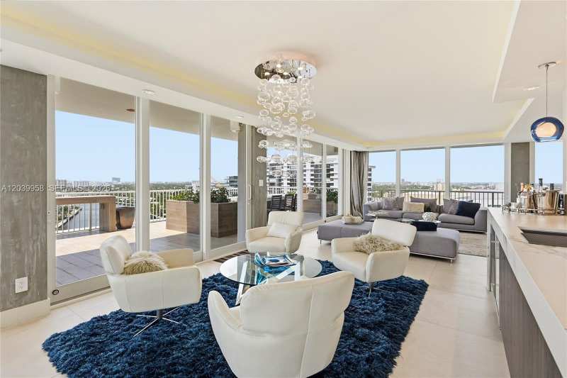 2800 E Sunrise Blvd, Fort Lauderdale FL 33304