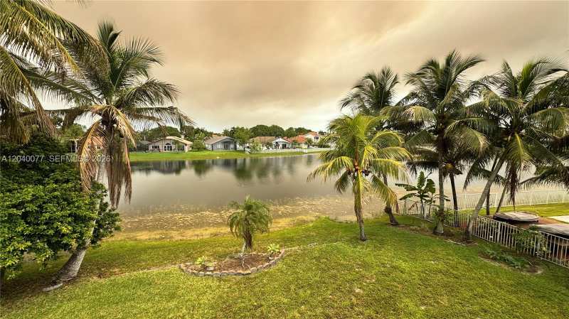 17471 SW 12th St, Pembroke Pines FL 33029