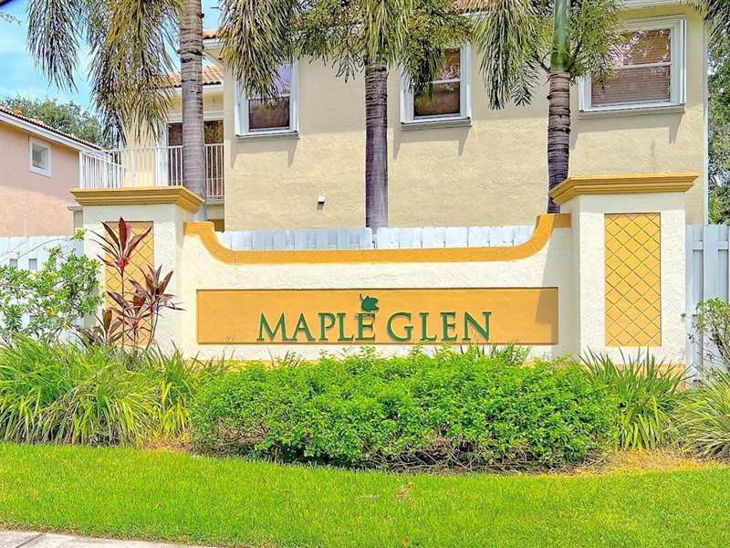 2132 NW 75th Way, Pembroke Pines FL 33024