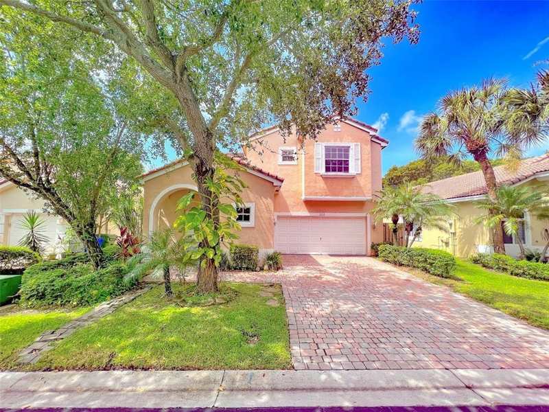 2132 NW 75th Way, Pembroke Pines FL 33024