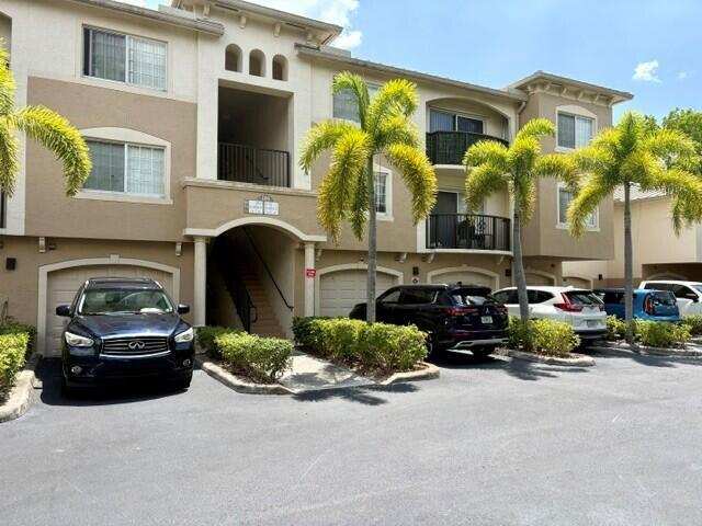 100 Crestwood Court N # 108, Royal Palm Beach FL 33411