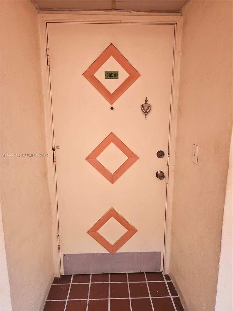 215 SE 3rd Ave # 205A, Hallandale Beach FL 33009