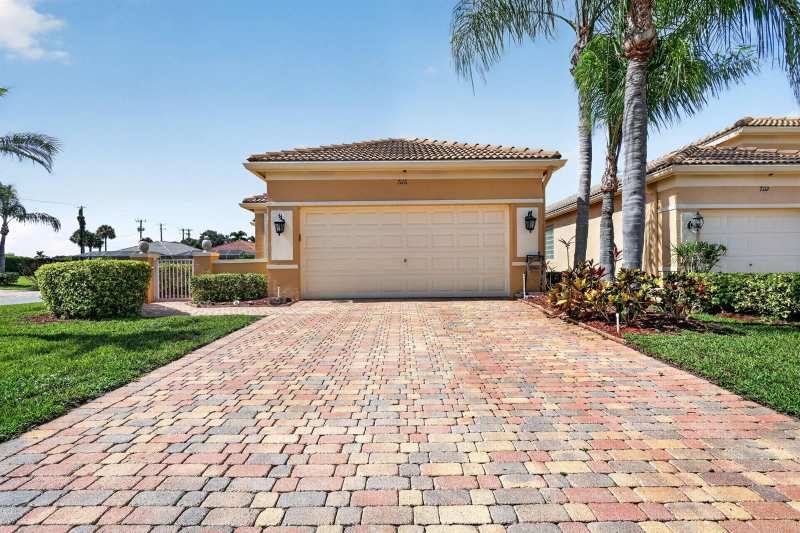 7116 Cataluna Circle, Delray Beach FL 33446