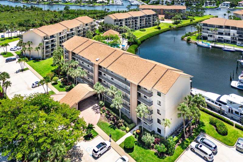 1301 Seafarer Circle # 403, Jupiter FL 33477