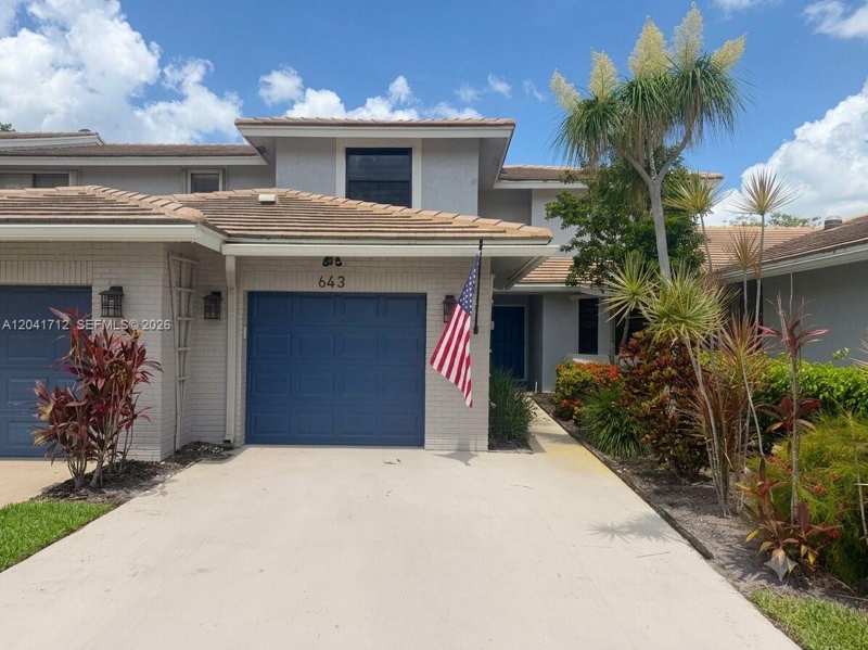 643 Deer Creek North Shore Dr, Deerfield Beach FL 33442