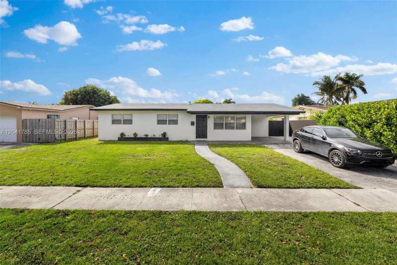 710 SW 70th Ave, Pembroke Pines FL 33023