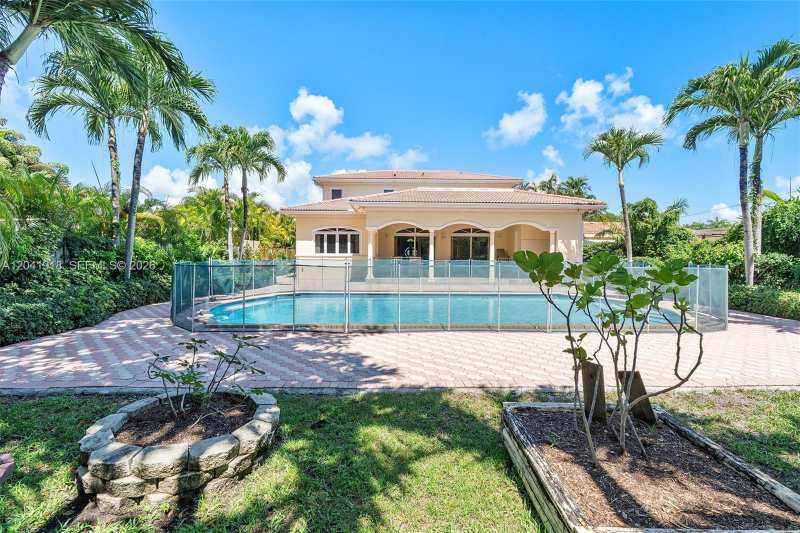 3765 Prairie Ave # 3765, Miami Beach FL 33140