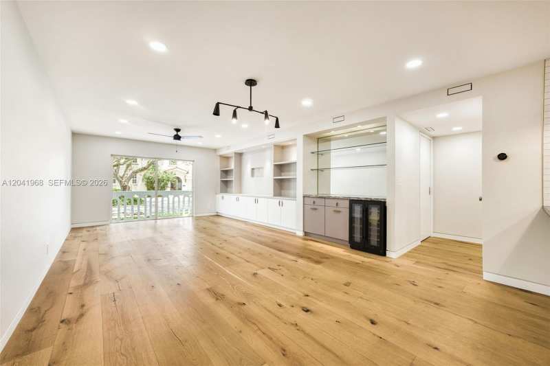 100 Edgewater Dr # 142, Coral Gables FL 33133