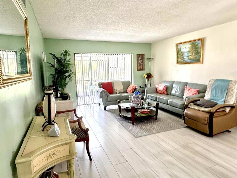 4930 E Sabal Palm Boulevard # 107, Tamarac FL 33319