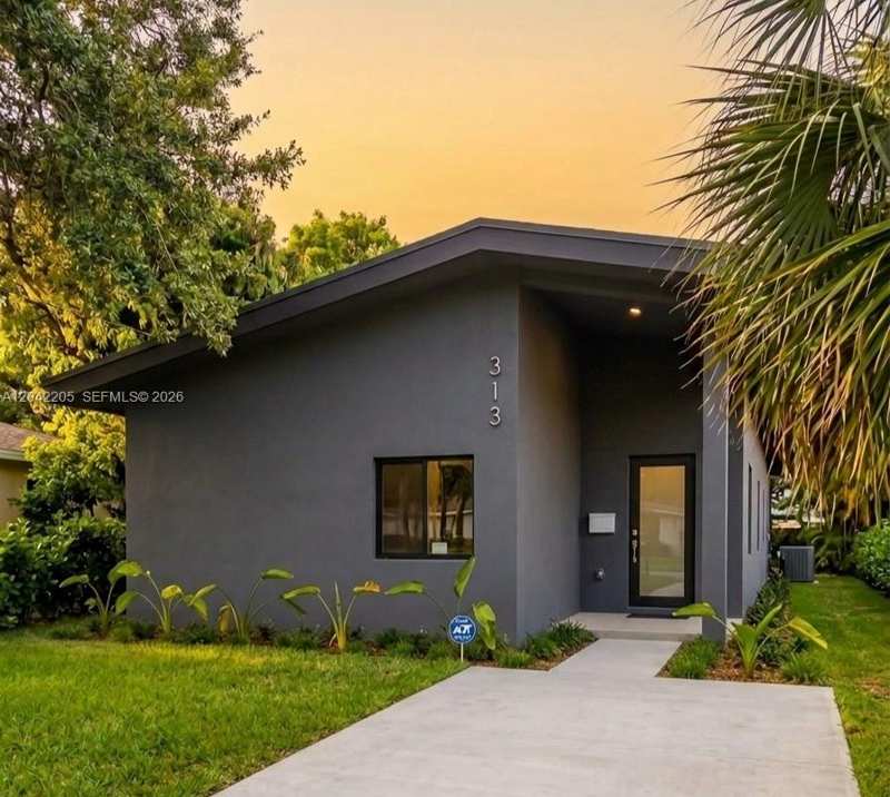313 NE 169th St, North Miami Beach FL 33162