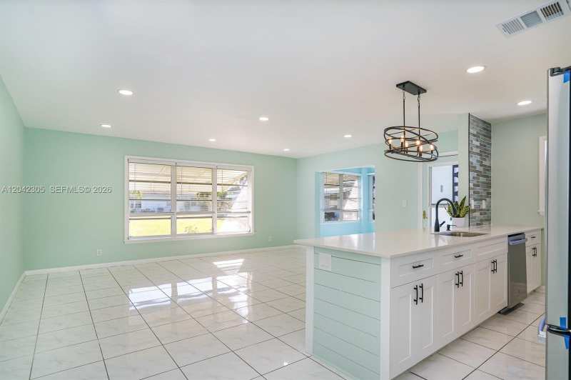 560 High Point Dr # D, Delray Beach FL 33445